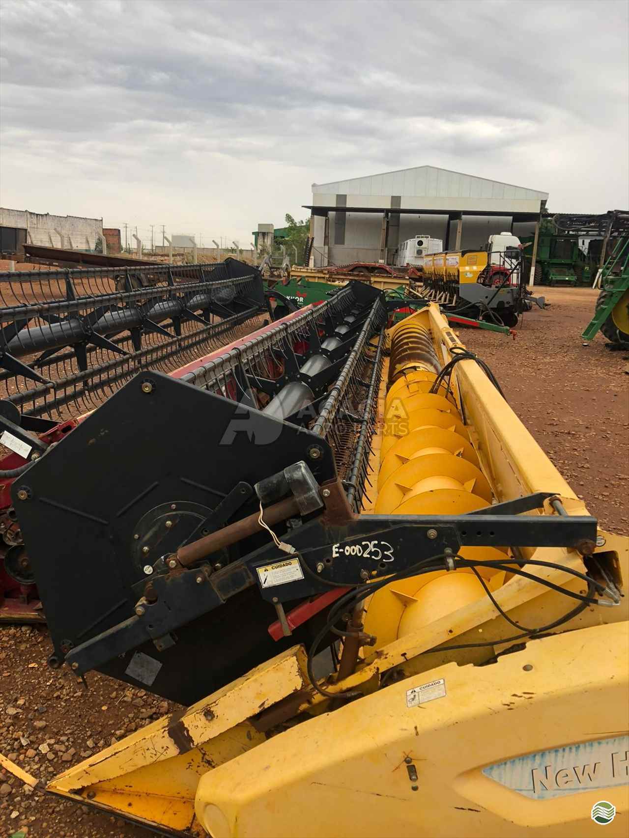 PLATAFORMA COLHEITADEIRA NEW HOLLAND SOJA Acácia Agro Parts PARANATINGA MATO GROSSO MT